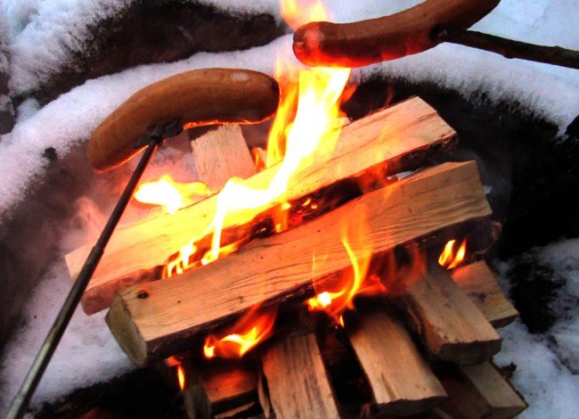 Finnish Winter Tradition: Laavu – A Union of Snow, Fire and Sausages. One of the Best Finnish Winter activities